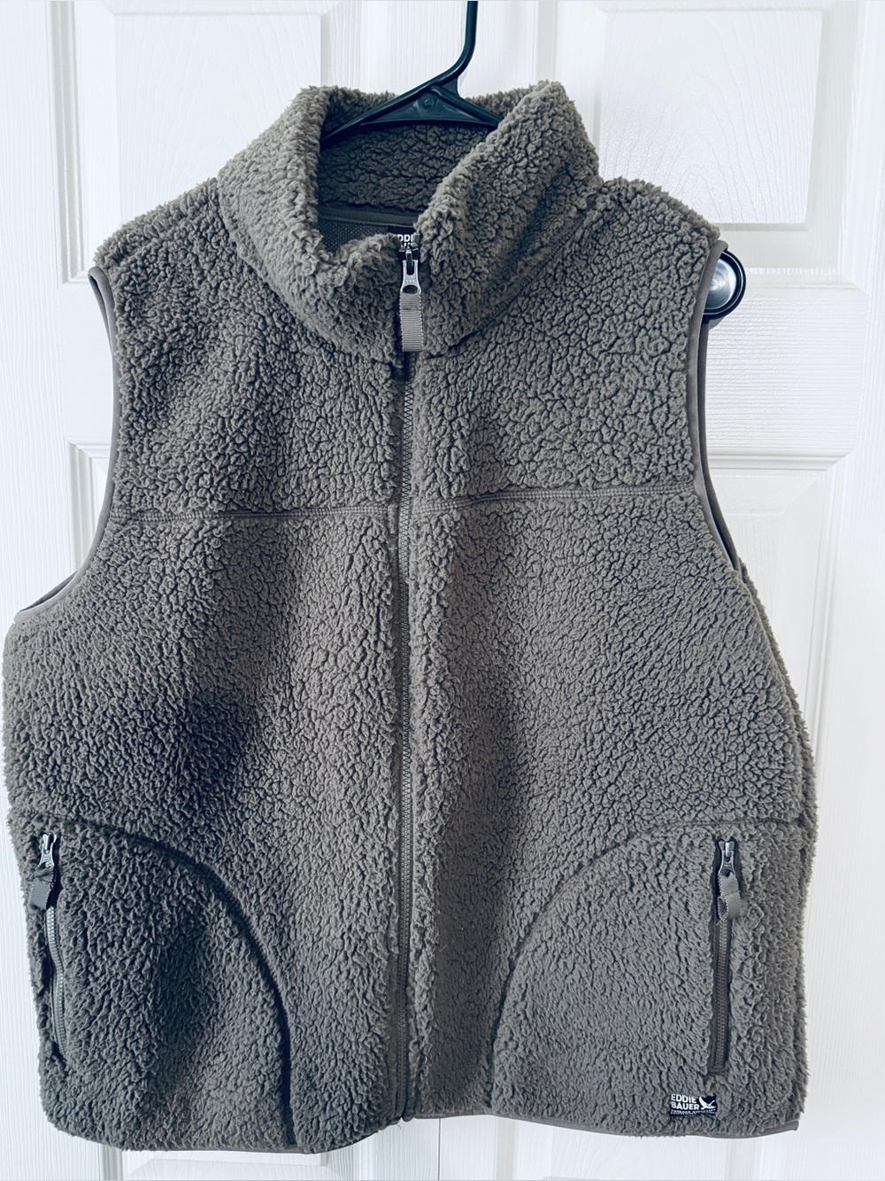 Woman’s Eddie Bauer zip up vest XL